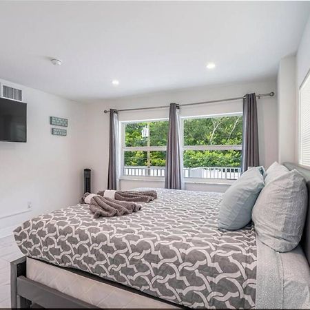 The Purple Pelican Beachfront With Ocean Balcony Unit 1 Fort Lauderdale Exteriér fotografie