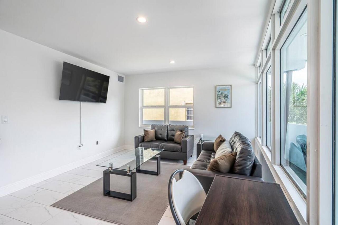 The Purple Pelican Beachfront With Ocean Balcony Unit 1 Fort Lauderdale Exteriér fotografie