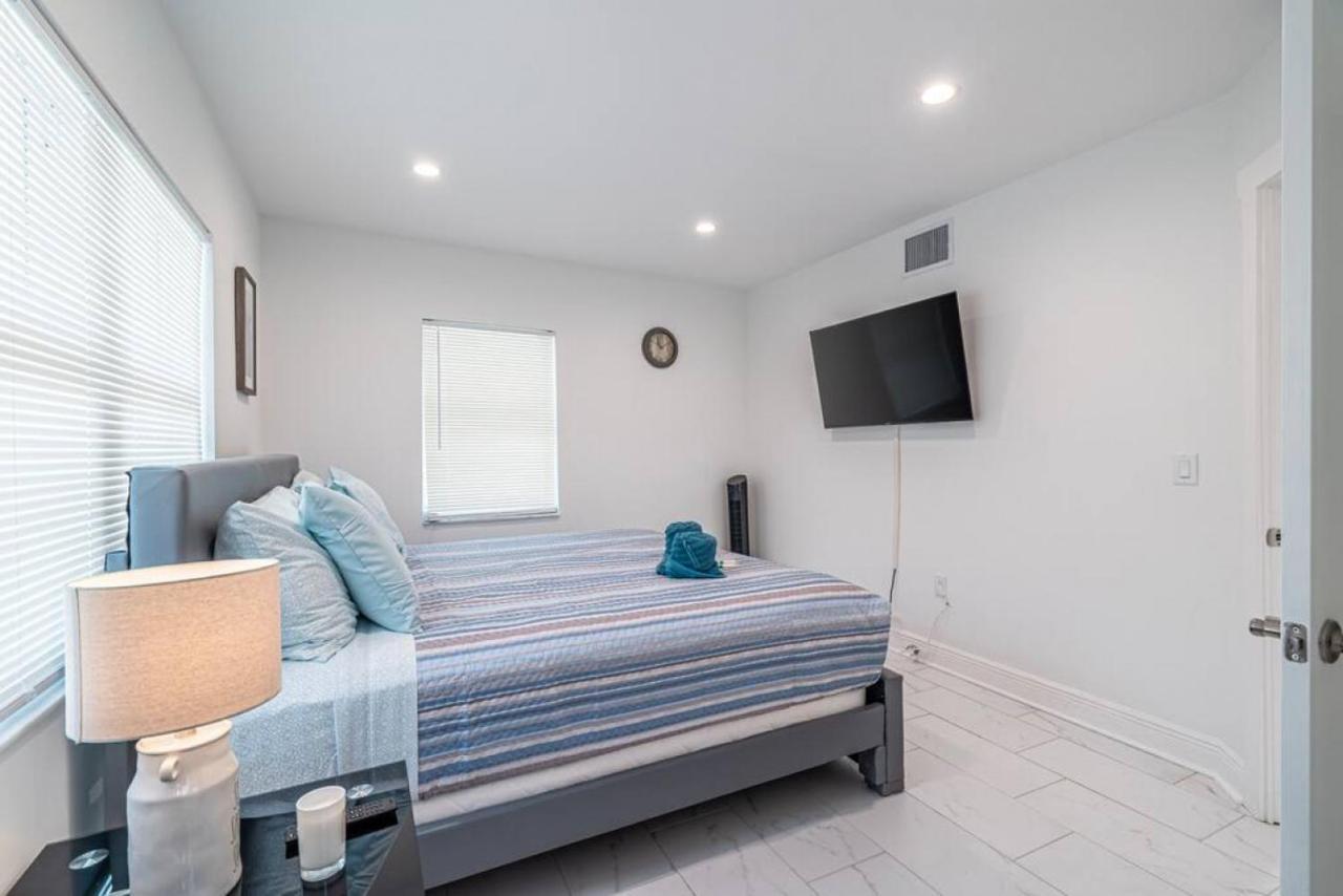 The Purple Pelican Beachfront With Ocean Balcony Unit 1 Fort Lauderdale Exteriér fotografie