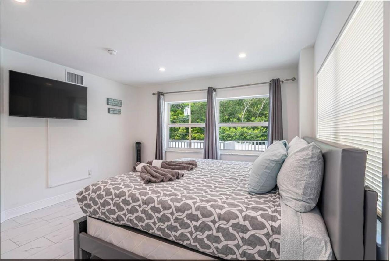 The Purple Pelican Beachfront With Ocean Balcony Unit 1 Fort Lauderdale Exteriér fotografie