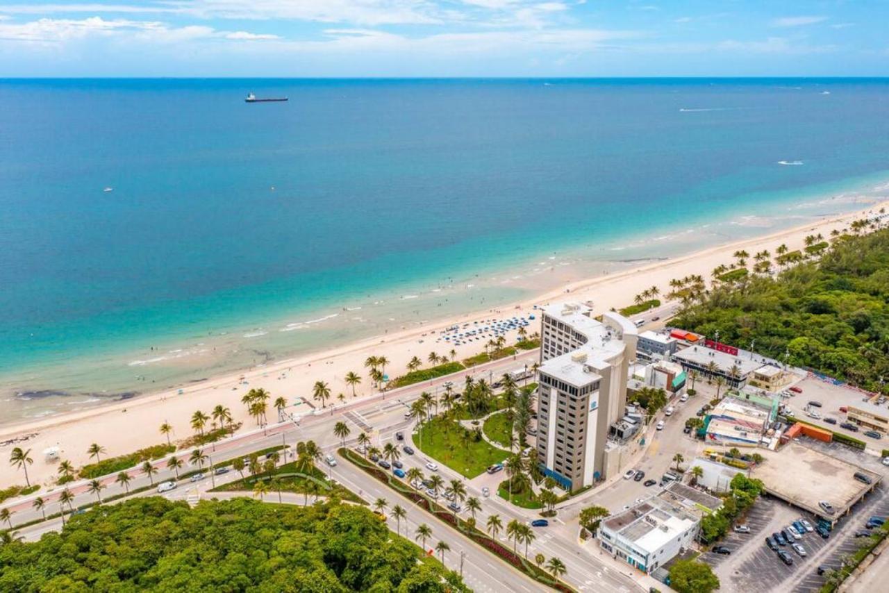 The Purple Pelican Beachfront With Ocean Balcony Unit 1 Fort Lauderdale Exteriér fotografie